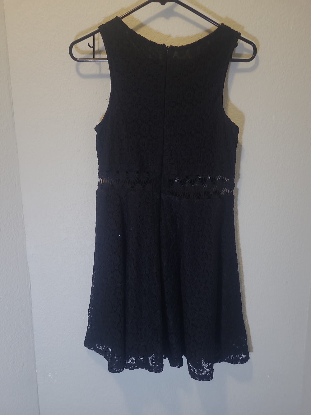 Iris Black Sleeveless Lace Mini Dress - Picture 3 of 5